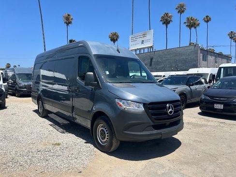 Used 2019 Mercedes-Benz Sprinter 170 image 3