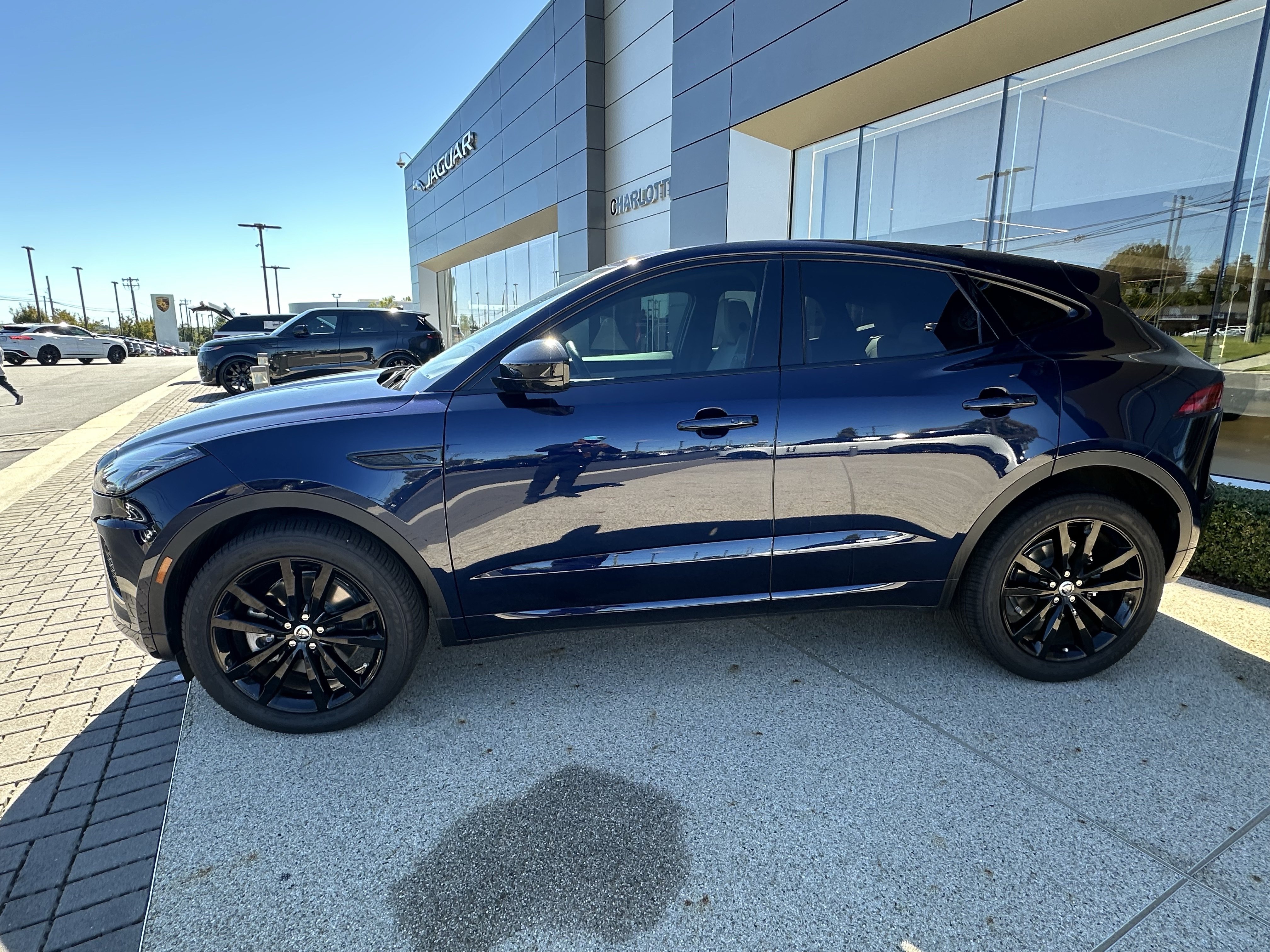 Used 2024 Jaguar E-PACE R-Dynamic SE AWD/4WD image 4