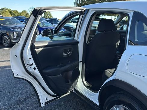 Certified 2025 Honda HR-V LX image 28