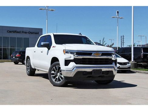 Used 2022 Chevrolet Silverado 1500 LT w/ Z71 Off-Road Package AWD/4WD image 1
