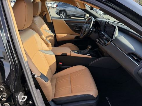 Used 2024 Lexus ES 300h Ultra Luxury image 15