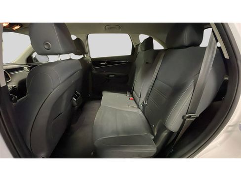 Used 2019 Kia Sorento FWD image 11