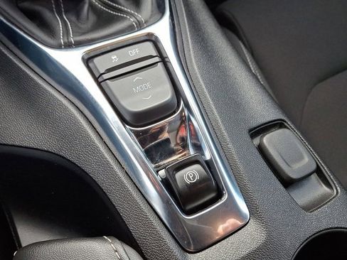 Used 2020 Chevrolet Camaro LT image 29