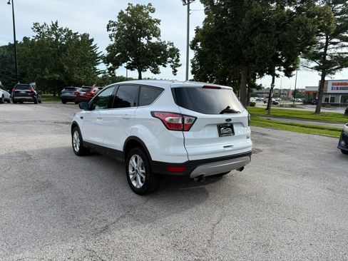 Used 2017 Ford Escape SE FWD image 5