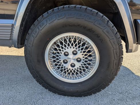 Used 1993 Jeep Cherokee Country image 6