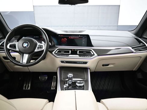 Used 2022 BMW X5 M50i w/ Executive Package image 27