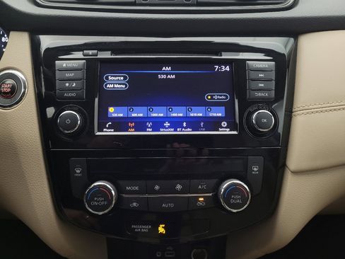Used 2018 Nissan Rogue SL w/ Premium Package FWD image 25