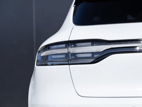 Certified 2026 Porsche Macan S AWD/4WD image 14