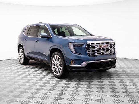 Used 2025 GMC Acadia Denali w/ Super Cruise Package image 9