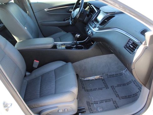 Used 2019 Chevrolet Impala LT image 9