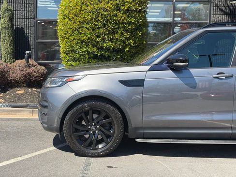 Used 2018 Land Rover Discovery HSE image 10