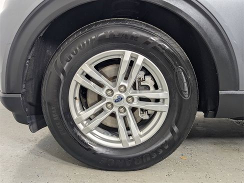 Used 2023 Ford Explorer XLT image 9