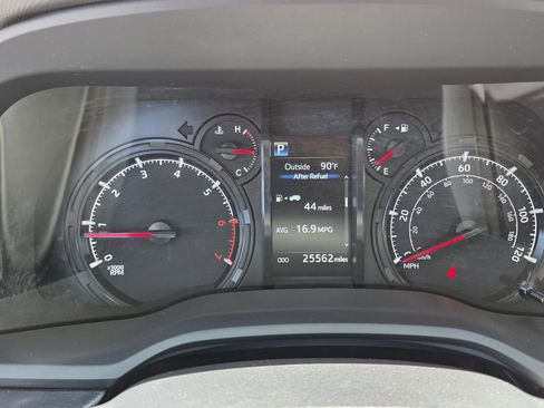 Used 2024 Toyota 4Runner SR5 Premium w/ Moonroof Package AWD/4WD image 24
