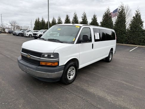 Used 2017 Chevrolet Express 3500 LT w/ LT Preferred Equipment Group image 4