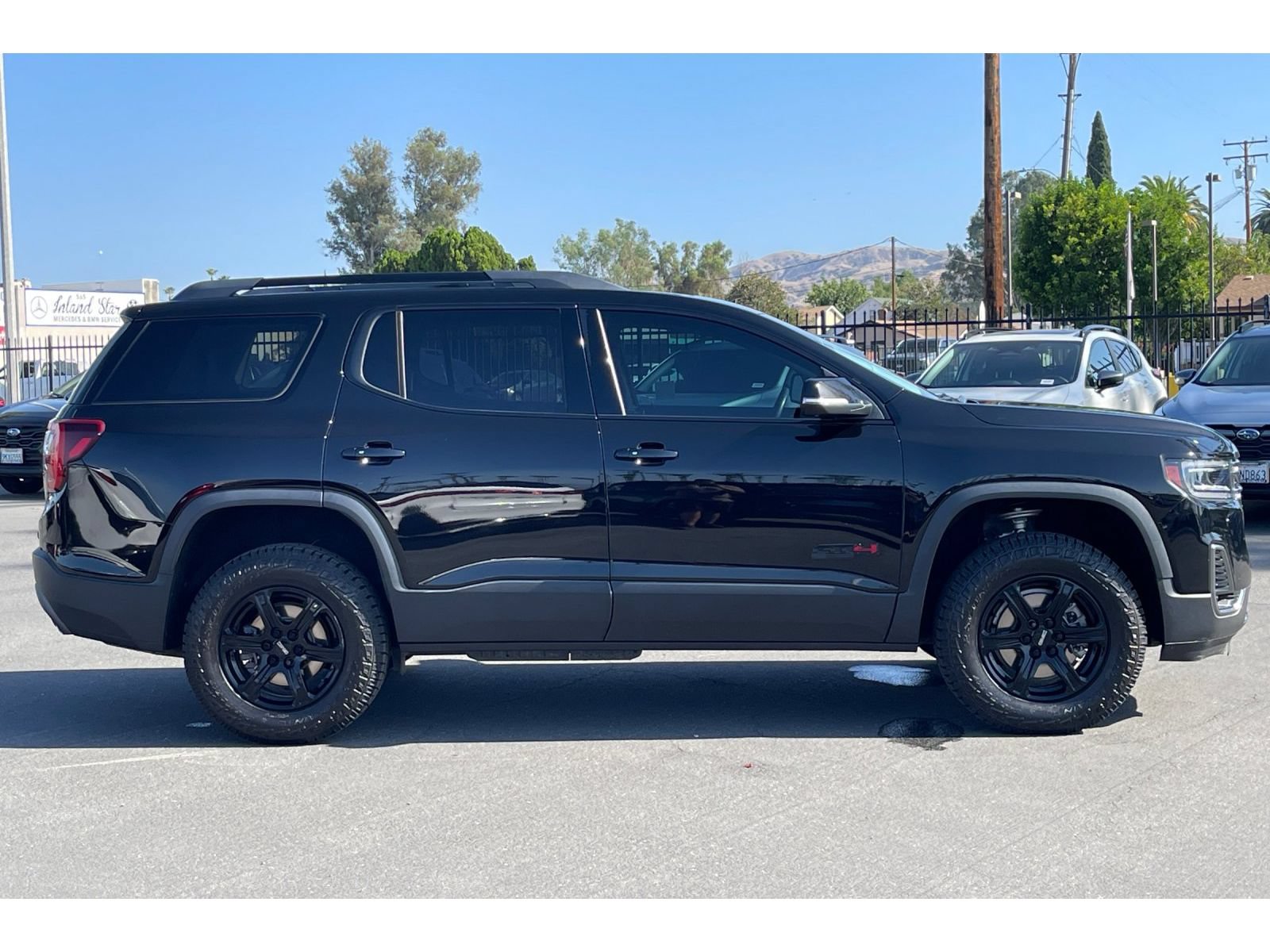 Used 2021 GMC Acadia AT4 w/ Technology Package AWD/4WD image 8