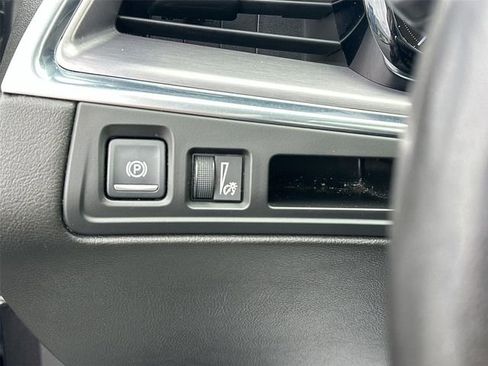 Used 2019 Cadillac XT5 Luxury AWD/4WD image 18