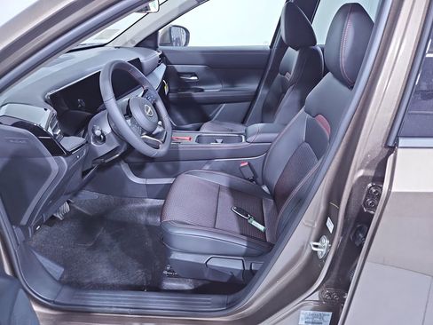 New 2025 Nissan Kicks SR image 9