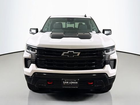Used 2025 Chevrolet Silverado 1500 LT Trail Boss w/ Convenience Package II AWD/4WD image 2