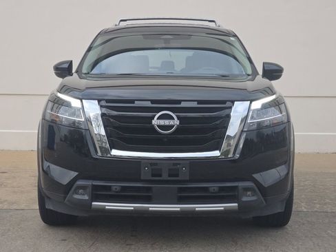 Used 2024 Nissan Pathfinder Platinum image 7