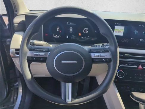 Used 2025 Hyundai Tucson SEL FWD image 13