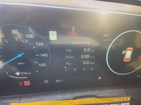 Used 2025 Hyundai Santa Fe Calligraphy FWD image 13