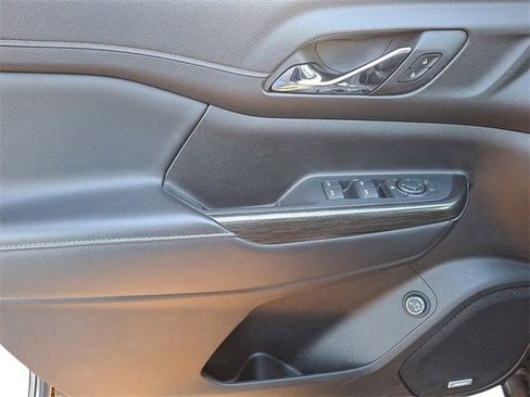 Used 2023 GMC Acadia SLT image 14