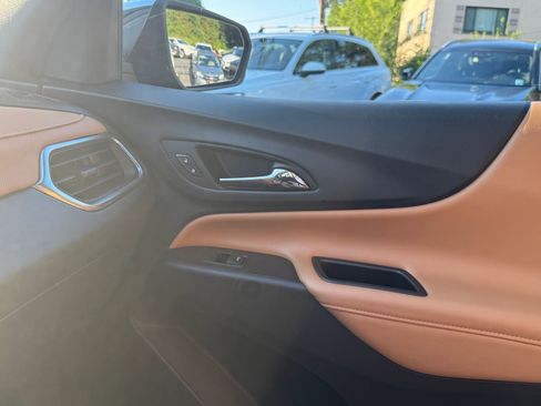 Used 2021 Chevrolet Equinox Premier image 31