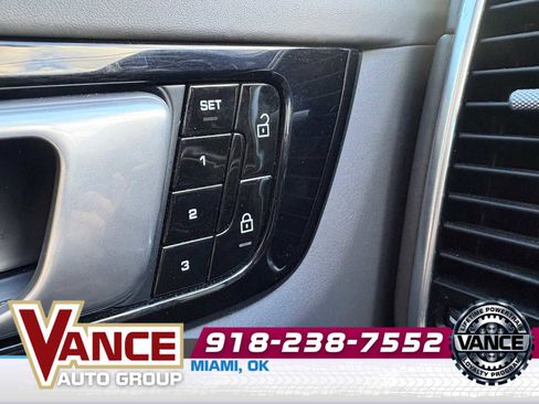 Used 2019 Porsche Cayenne S image 31