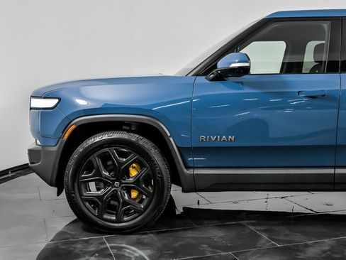 Used 2022 Rivian R1T Adventure image 6