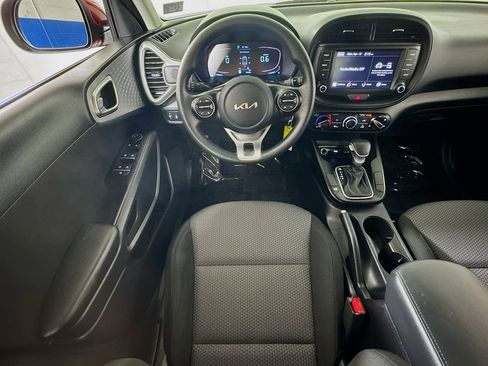 Used 2023 Kia Soul LX w/ LX Technology Package FWD image 20