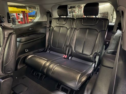 Certified 2023 Jeep Grand Cherokee L Limited w/ Black Appearance Package image 25