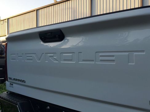 Used 2025 Chevrolet Silverado 2500 LT w/ Convenience Package AWD/4WD image 6
