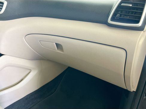 Used 2020 Hyundai Tucson SE w/ Cargo Package image 34