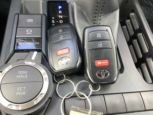 Used 2024 Toyota Tacoma SR5 image 19