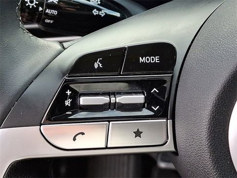 Certified 2024 Hyundai Elantra SEL w/ Convenience Package image 22