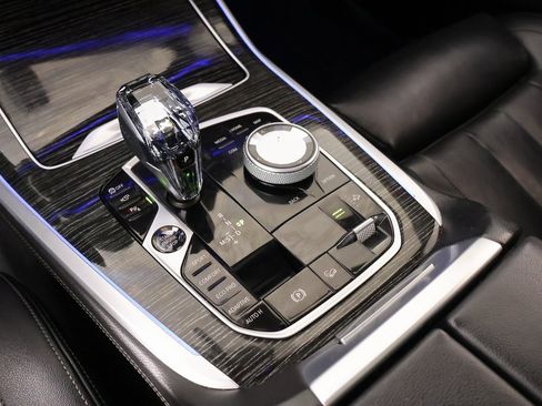 Used 2022 BMW X7 xDrive40i w/ M Sport Package image 10