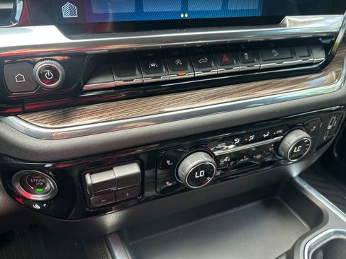 Used 2024 Chevrolet Silverado 1500 LT Trail Boss w/ Convenience Package II image 33