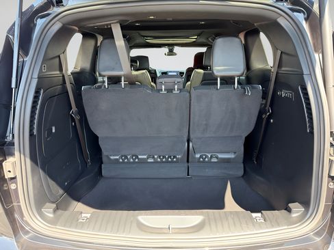 Used 2020 Chrysler Pacifica Limited FWD image 30
