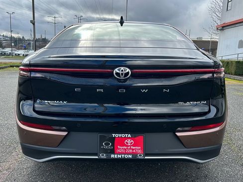New 2026 Toyota Crown Platinum image 6