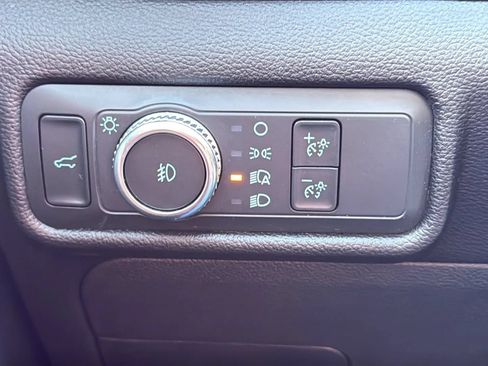 Used 2021 Ford Explorer Limited w/ Equipment Group 301A AWD/4WD image 14