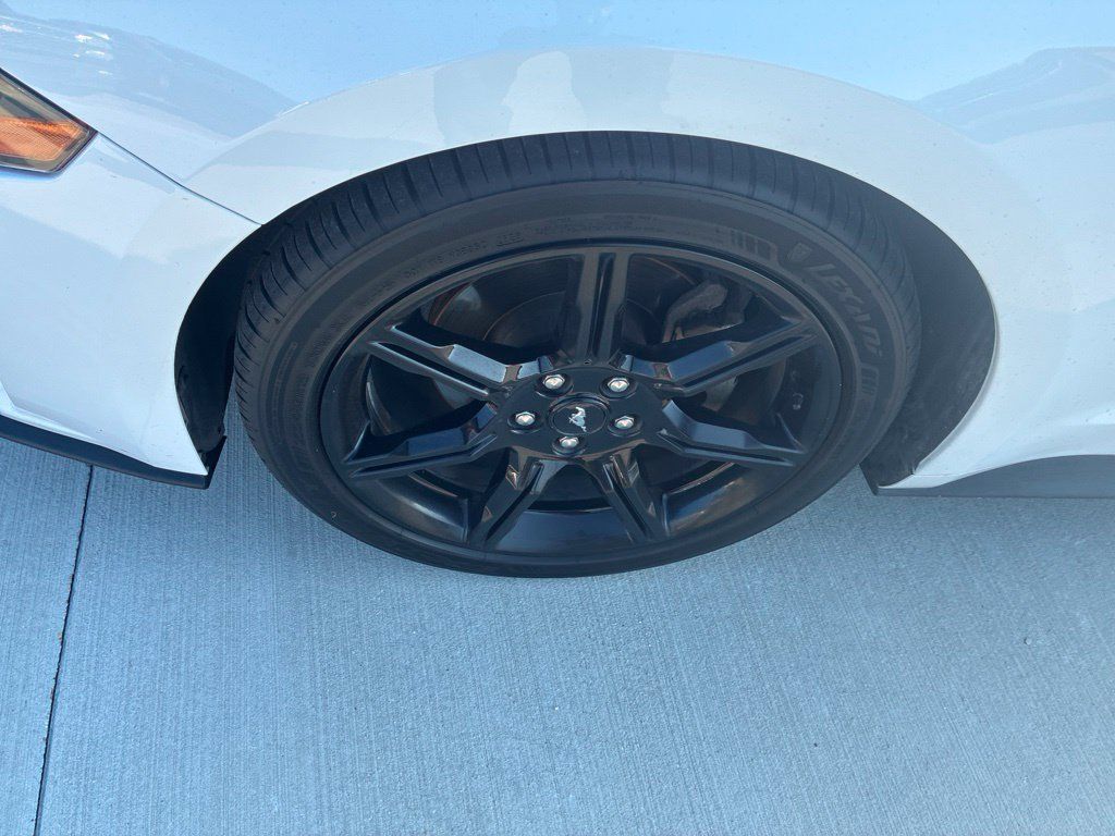 Used 2019 Ford Mustang Convertible w/ Black Accent Package RWD image 12