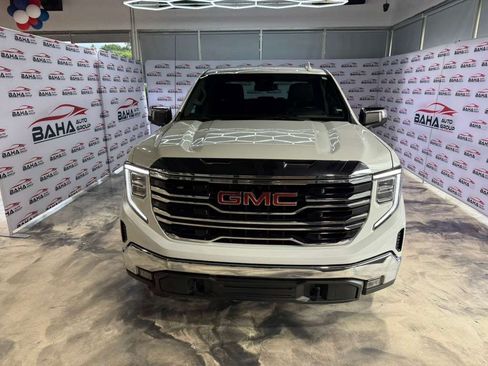 Used 2025 GMC Sierra 1500 SLT AWD/4WD image 4