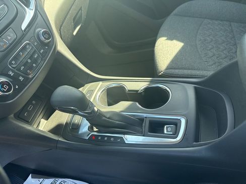 Used 2022 Chevrolet Equinox LT image 19