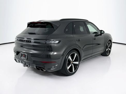 Certified 2025 Porsche Cayenne GTS AWD/4WD image 9