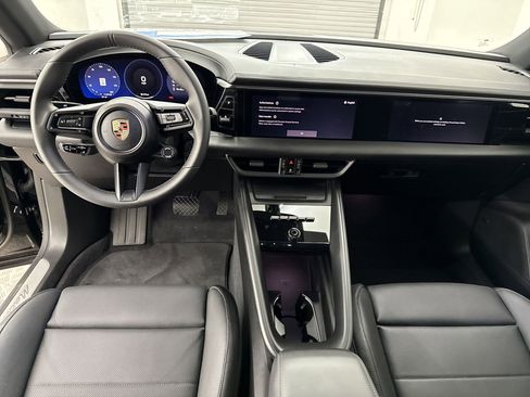 Used 2024 Porsche Macan 4 Electric image 15