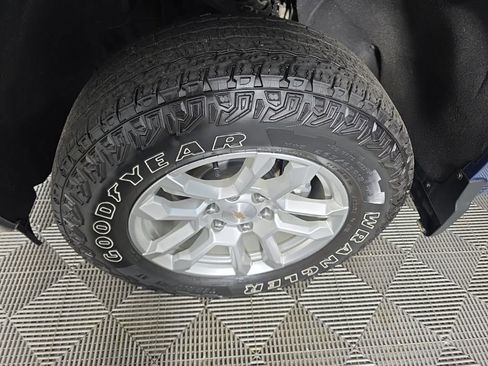 Used 2024 Chevrolet Silverado 1500 LT w/ Protection Package AWD/4WD image 10