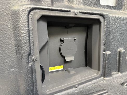 Used 2022 Ford F150 XLT w/ Equipment Group 302A High image 11