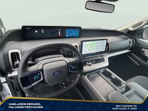 Used 2025 Ford Expedition Max Active AWD/4WD image 16