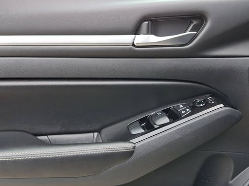 Used 2023 Nissan Altima 2.5 SV FWD image 22