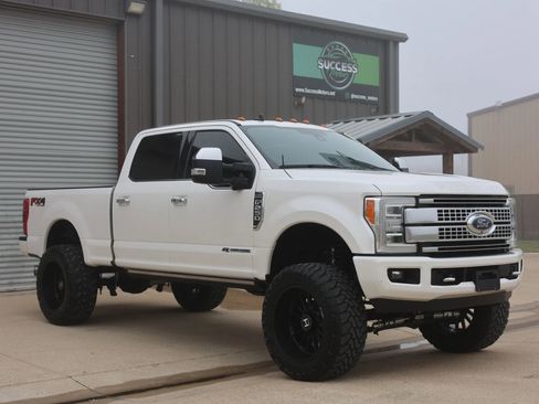Used 2019 Ford F250 Platinum w/ Platinum Ultimate Package image 1